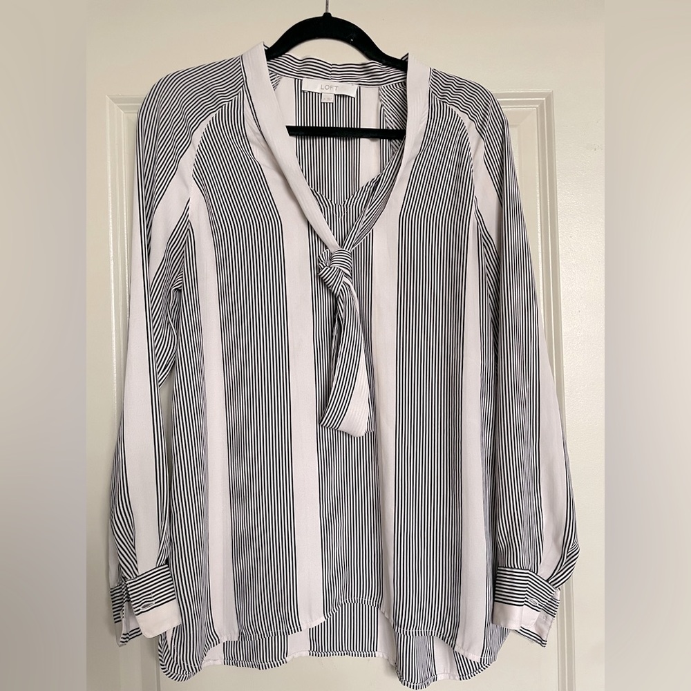 LOFT- pink and black ready for work blouse